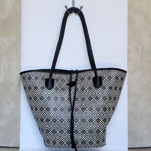 Neiman Marcus Classic Black and Cream Diamond Pattern Tote Bag